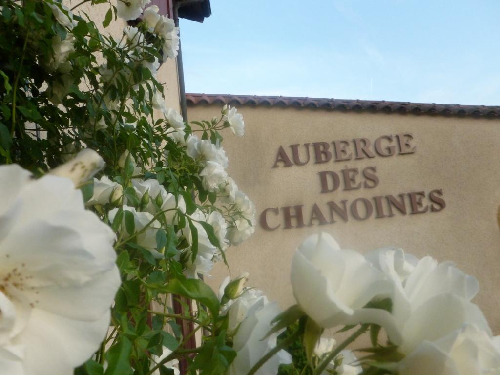 Auberge Des Chanoines Aigueperse  Exterior foto
